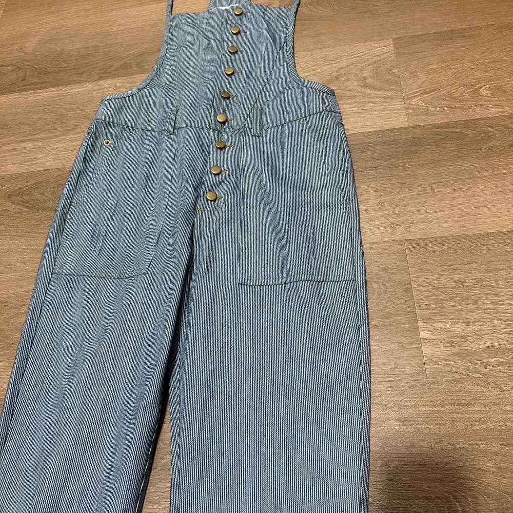 Jumpsuit - Picture 2 of 6